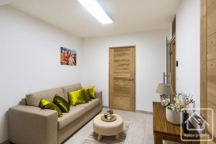 Image No.46-6 Bed Property for sale