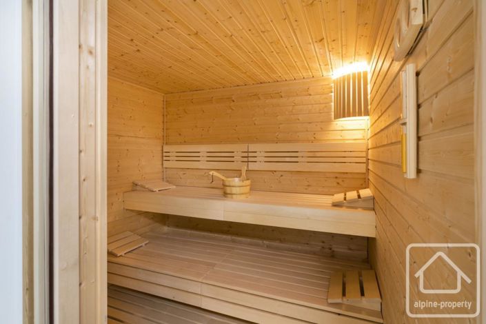 Image No.47-6 Bed Property for sale