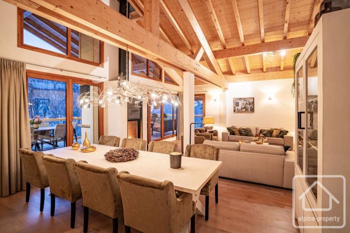 Image No.57-6 Bed Property for sale