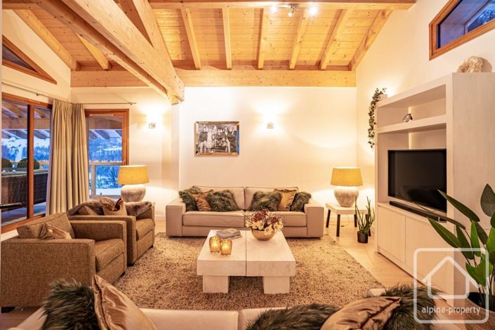 Image No.58-6 Bed Property for sale