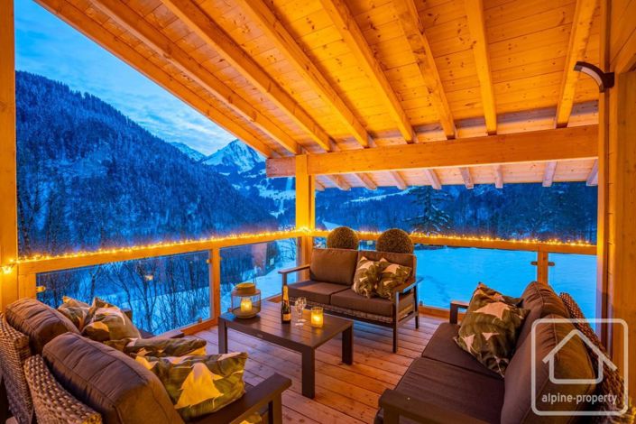 Image No.63-6 Bed Property for sale