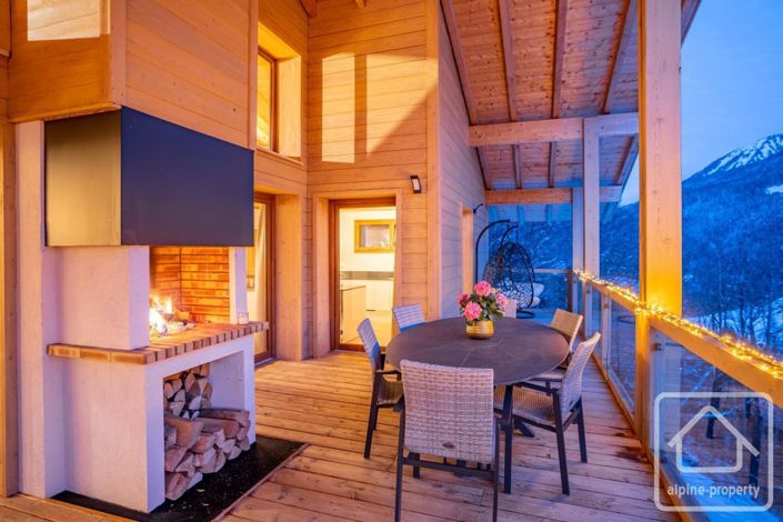 Image No.64-6 Bed Property for sale