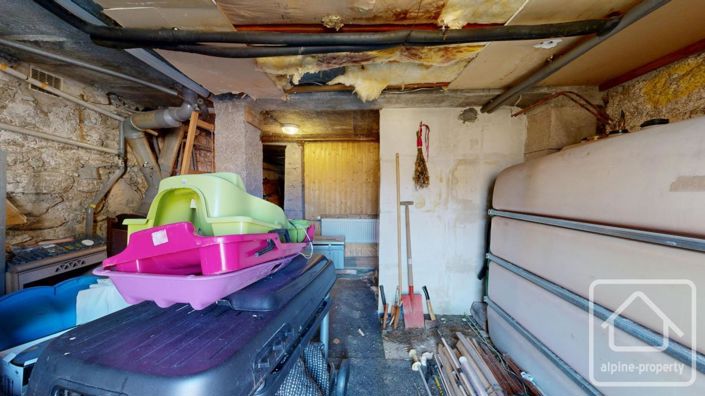 Image No.24-3 Bed Property for sale