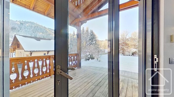 Image No.11-3 Bed Property for sale