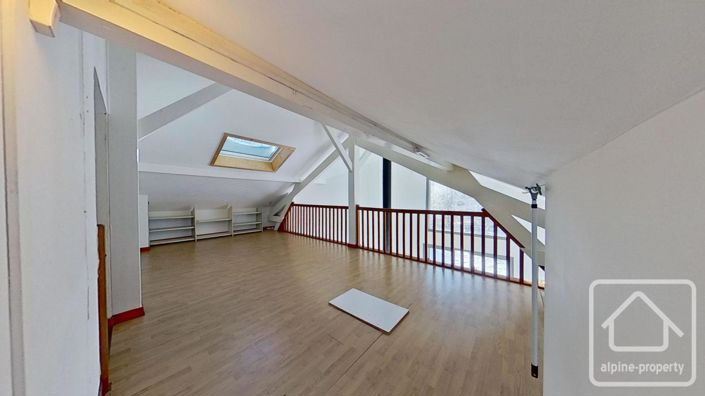 Image No.17-3 Bed Property for sale