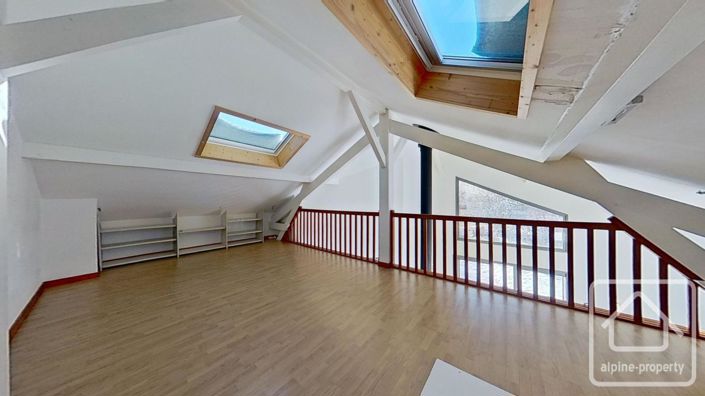 Image No.18-3 Bed Property for sale