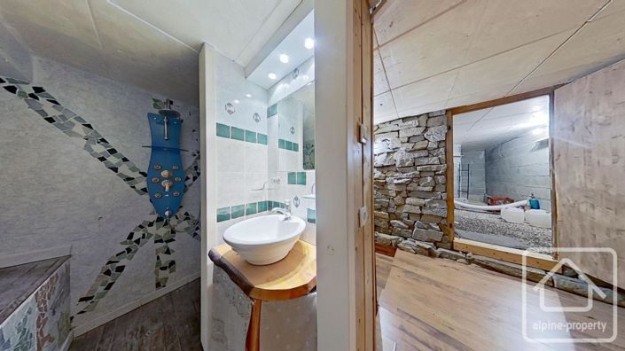 Image No.29-3 Bed Property for sale