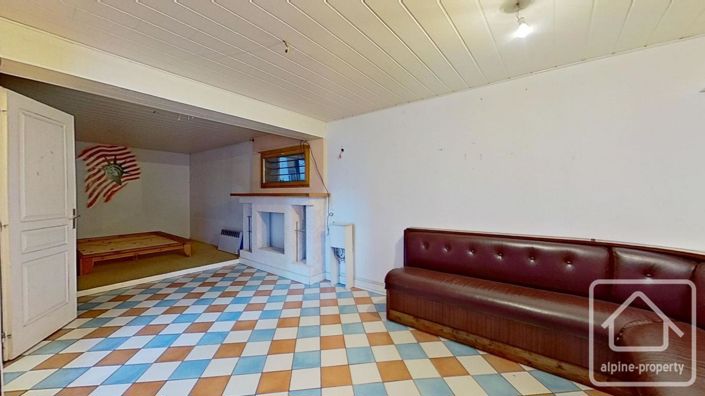 Image No.30-3 Bed Property for sale