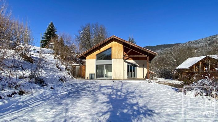 Image No.36-3 Bed Property for sale