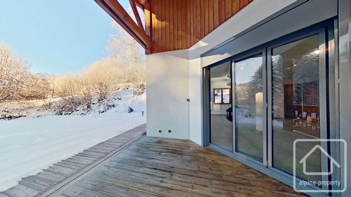 Image No.42-3 Bed Property for sale