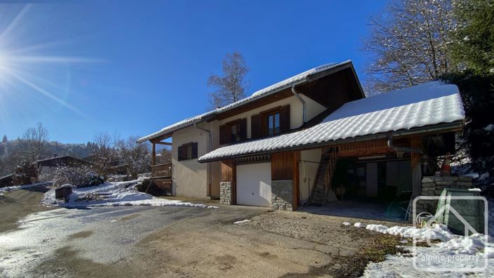 Image No.5-3 Bed Property for sale