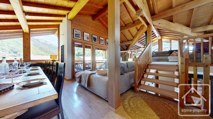 Image No.15-7 Bed Property for sale