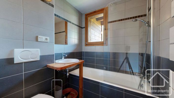 Image No.19-7 Bed Property for sale