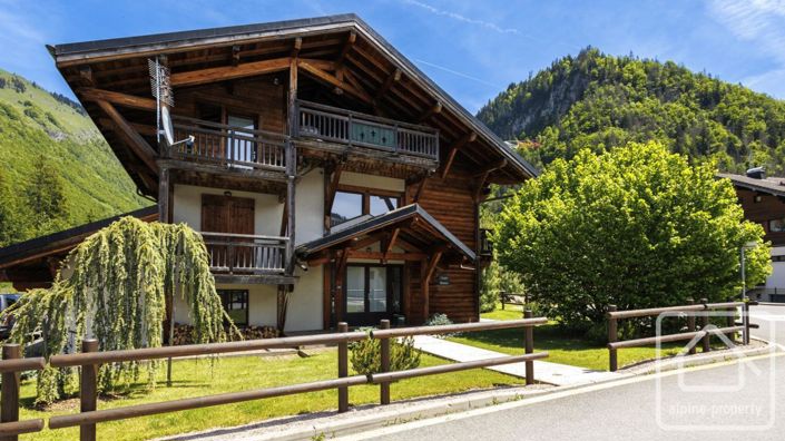 Image No.37-7 Bed Property for sale