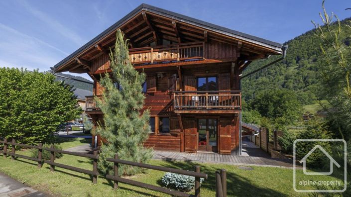 Image No.4-7 Bed Property for sale