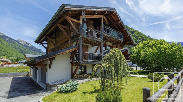 Image No.50-7 Bed Property for sale