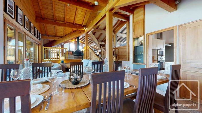 Image No.9-7 Bed Property for sale