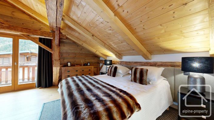 Image No.21-7 Bed Property for sale