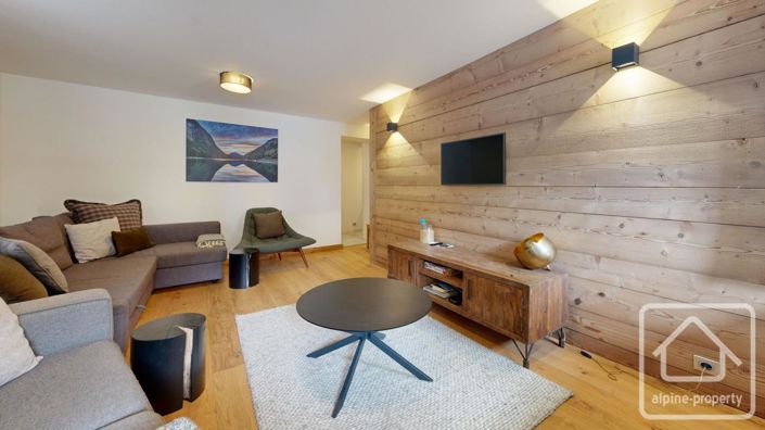 Image No.42-7 Bed Property for sale