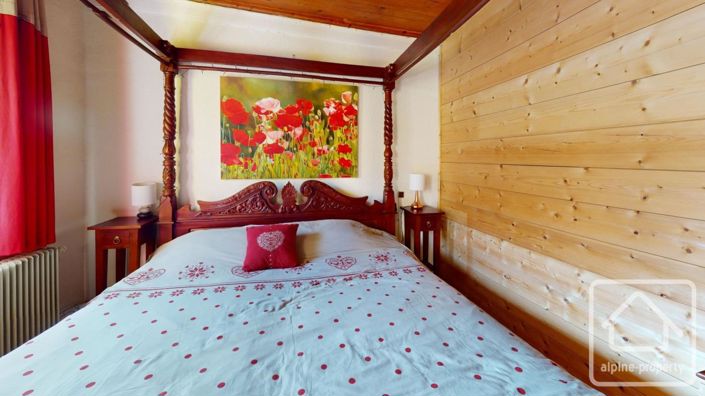 Image No.18-3 Bed Property for sale