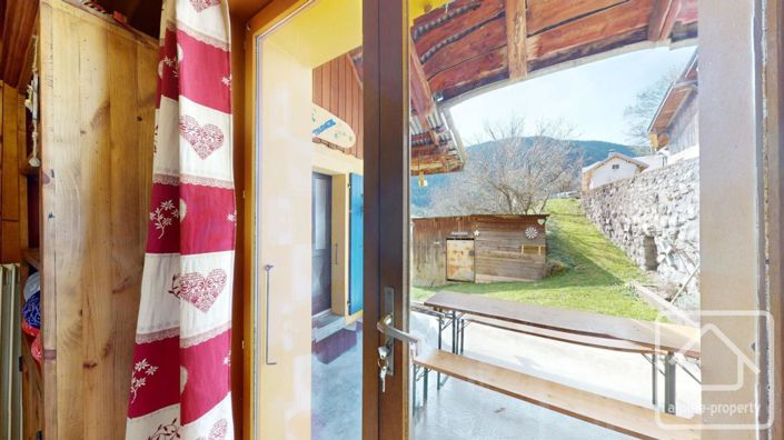 Image No.25-3 Bed Property for sale