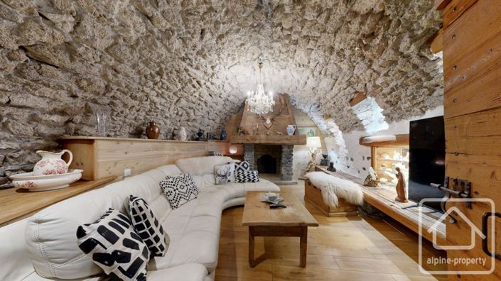 Image No.13-7 Bed Property for sale