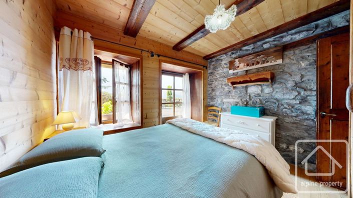 Image No.14-7 Bed Property for sale