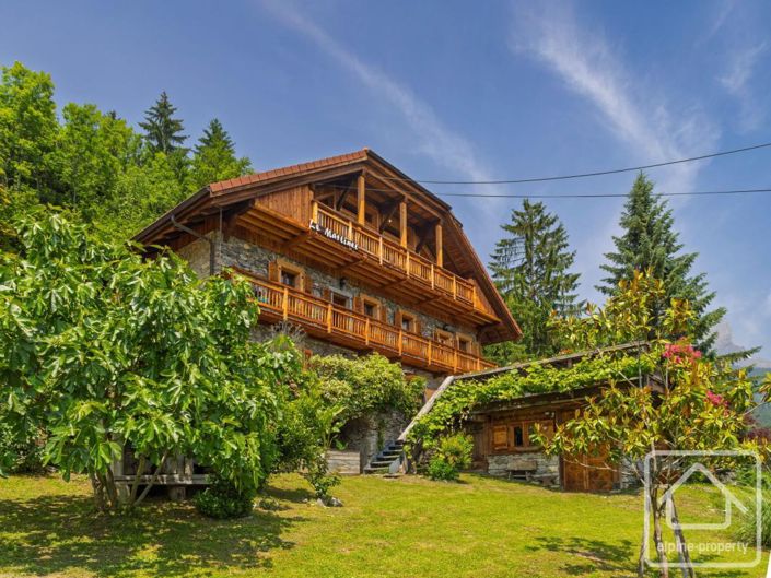 Image No.3-7 Bed Property for sale