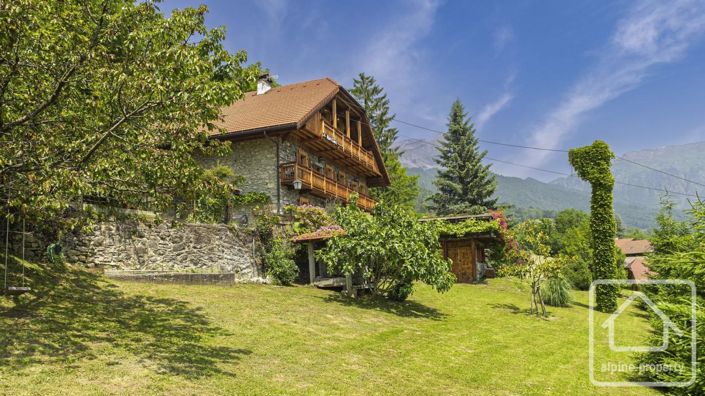 Image No.7-7 Bed Property for sale