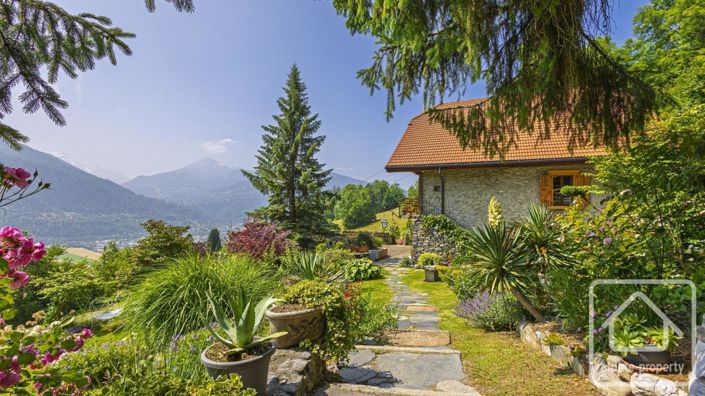 Image No.8-7 Bed Property for sale