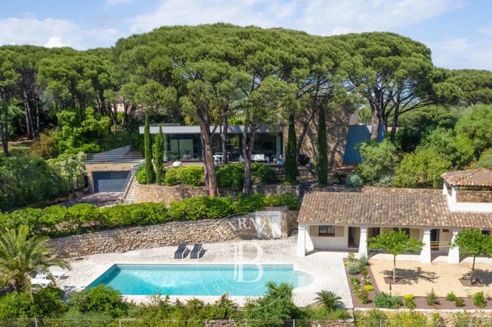 Image No.2-5 Bed House for sale