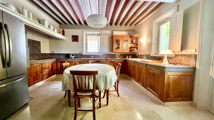 Image No.16-6 Bed House for sale