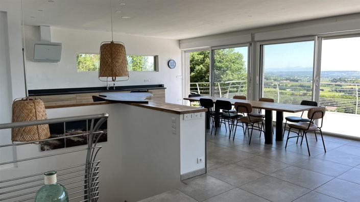 Image No.2-4 Bed House for sale