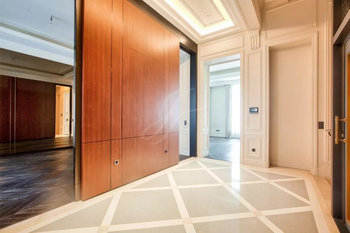 Image No.20-5 Bed House for sale