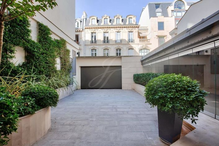 Image No.33-5 Bed House for sale