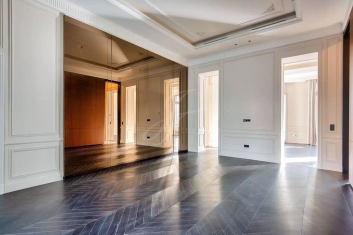 Image No.7-5 Bed House for sale