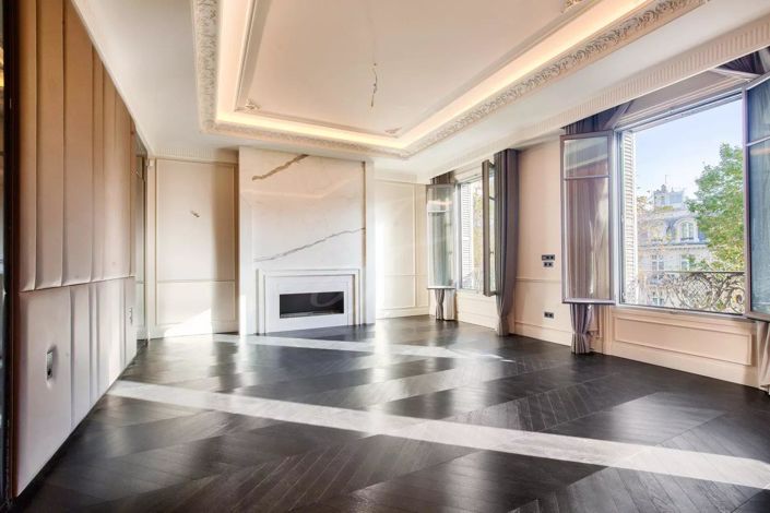 Image No.8-5 Bed House for sale