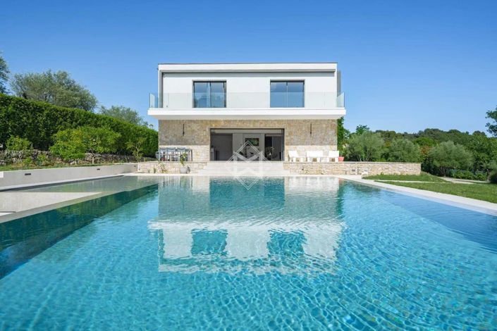 Image No.6-5 Bed House for sale