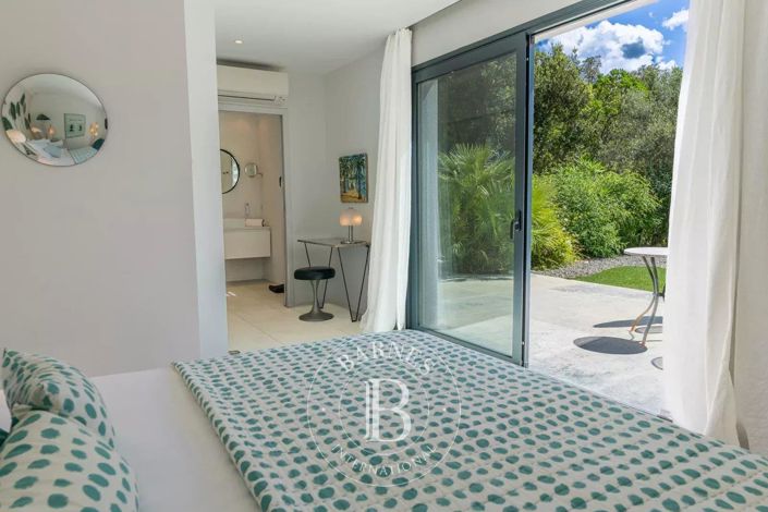 Image No.14-5 Bed House for sale