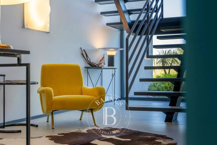 Image No.19-5 Bed House for sale