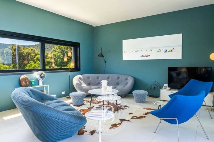 Image No.9-5 Bed House for sale