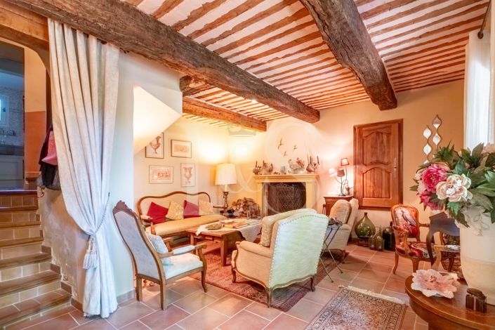 Image No.10-5 Bed House for sale