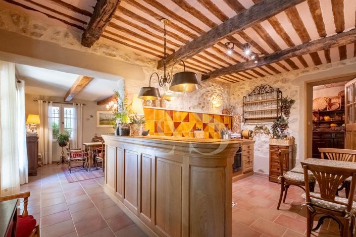 Image No.9-5 Bed House for sale