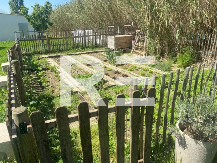 Image No.7-5 Bed House for sale