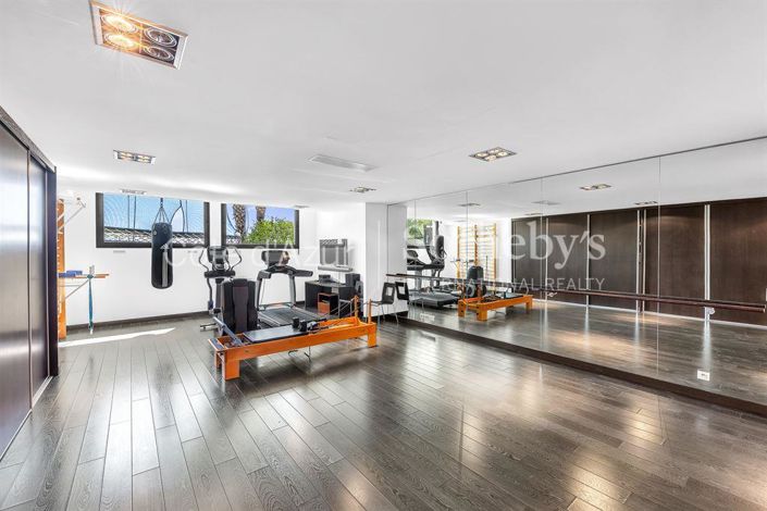 Image No.14-6 Bed Property for sale