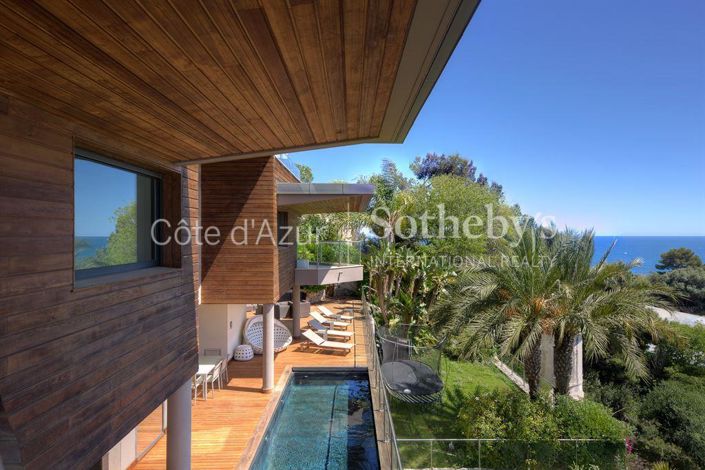 Image No.15-6 Bed Property for sale