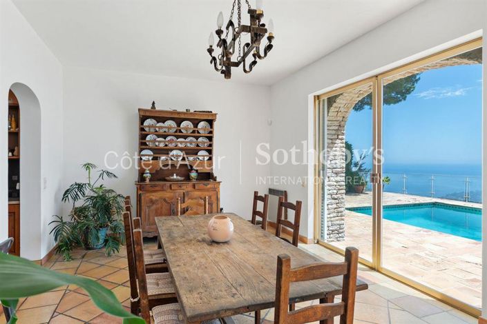 Image No.17-5 Bed Property for sale