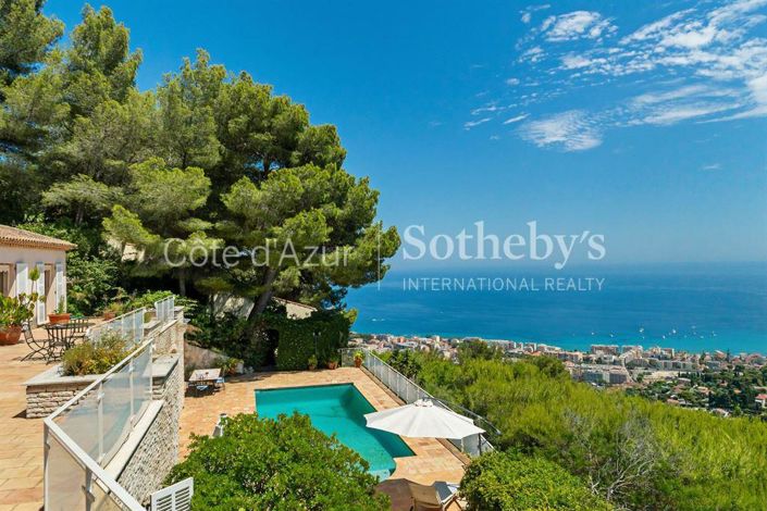 Image No.20-5 Bed Property for sale