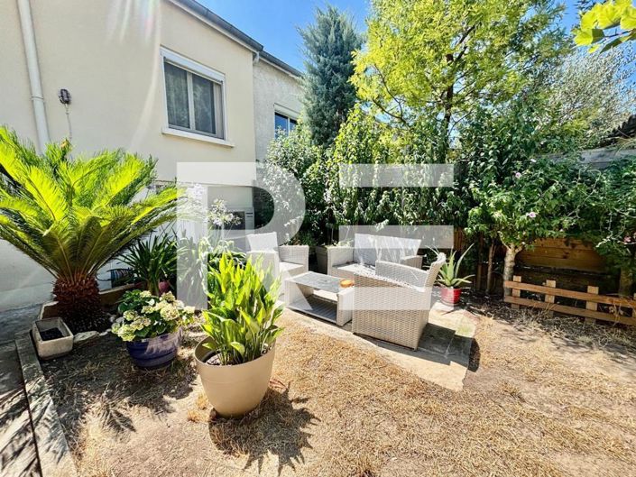 Image No.11-3 Bed House for sale