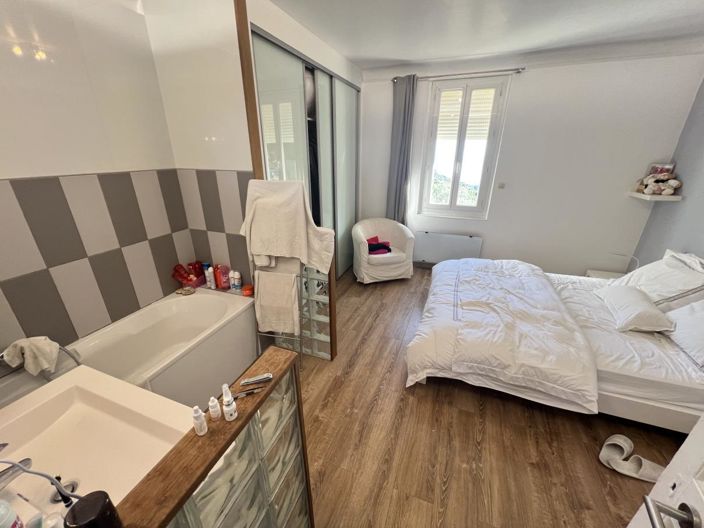 Image No.9-3 Bed House for sale